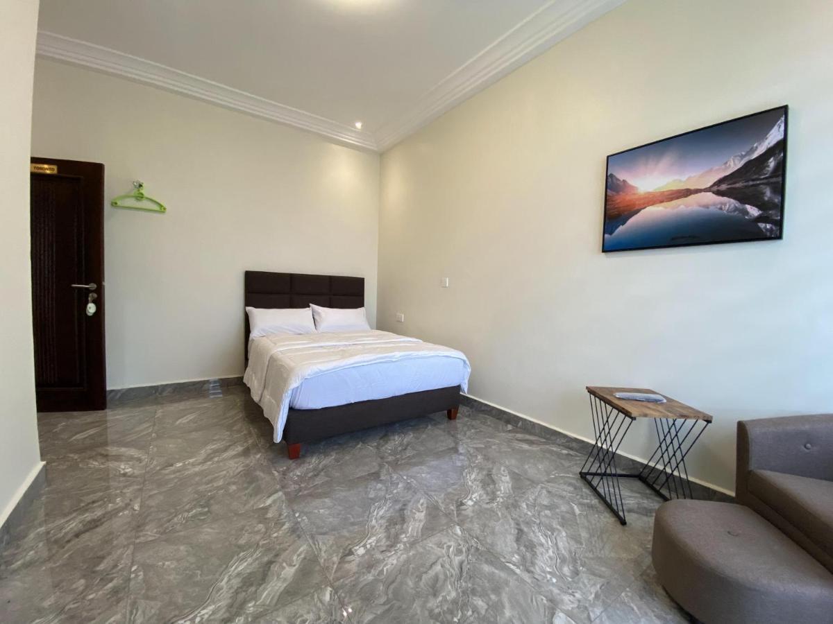 Eagle Vault Hotel Kwabenya Exterior photo