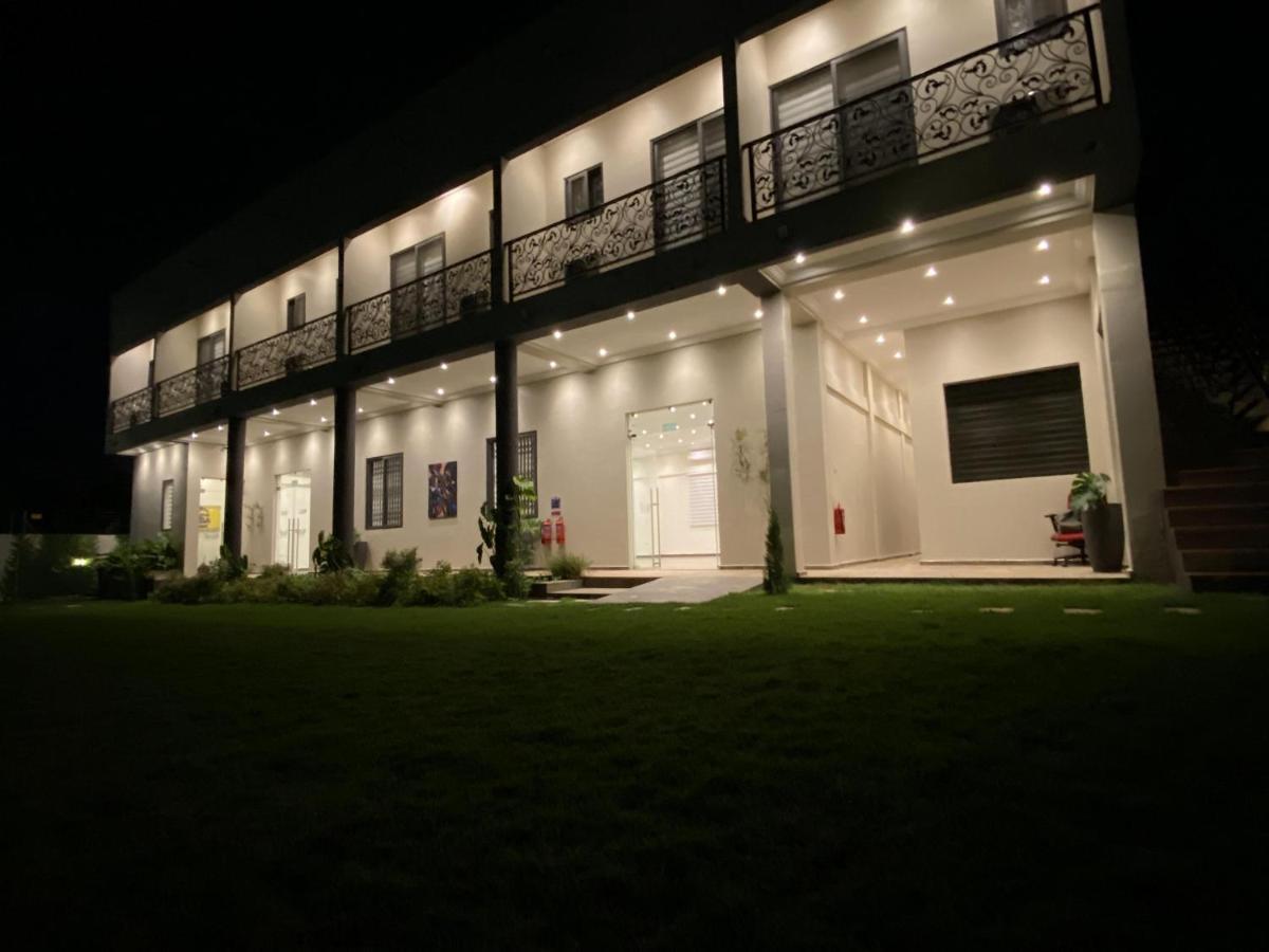 Eagle Vault Hotel Kwabenya Exterior photo